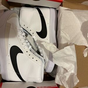 Youth nike blazers mid ‘77